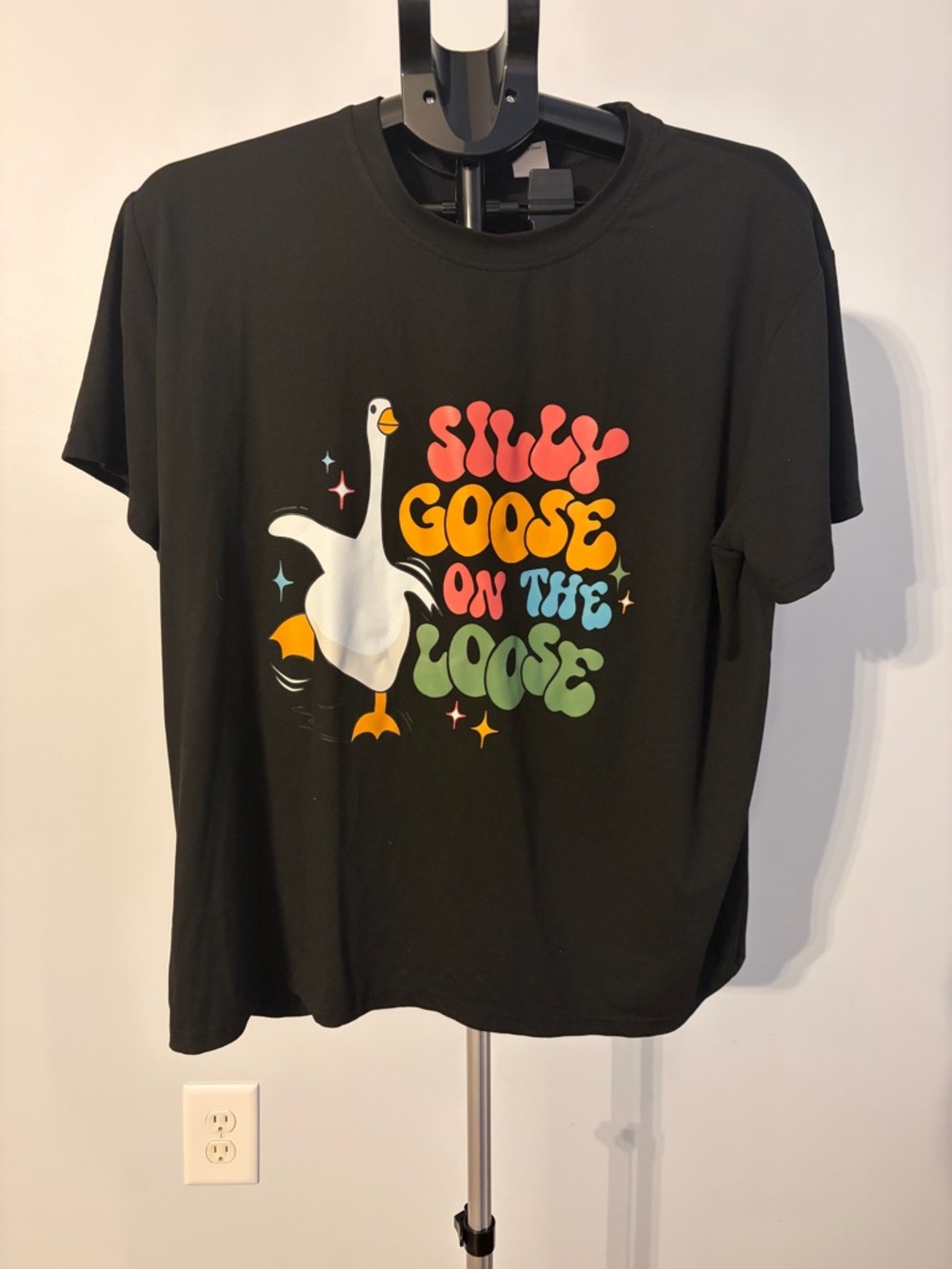 Black 'Silly Goose On The Loose' Graphic Tee. Women’s XL